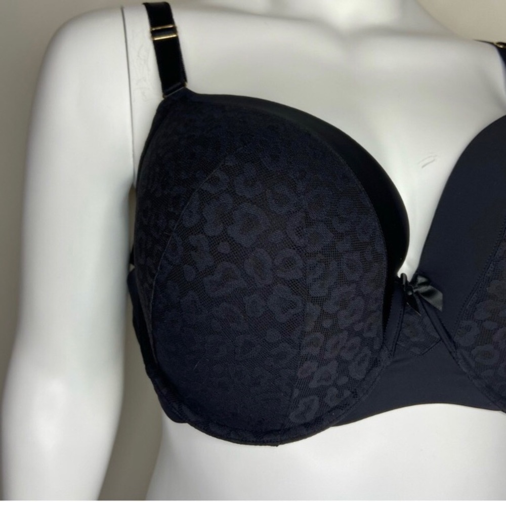 Torrid Rear Clasp Underwire Bra - Picture 7 of 9